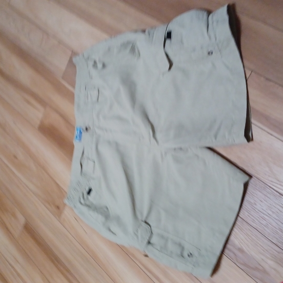 World Wide - Picture 1 of 4